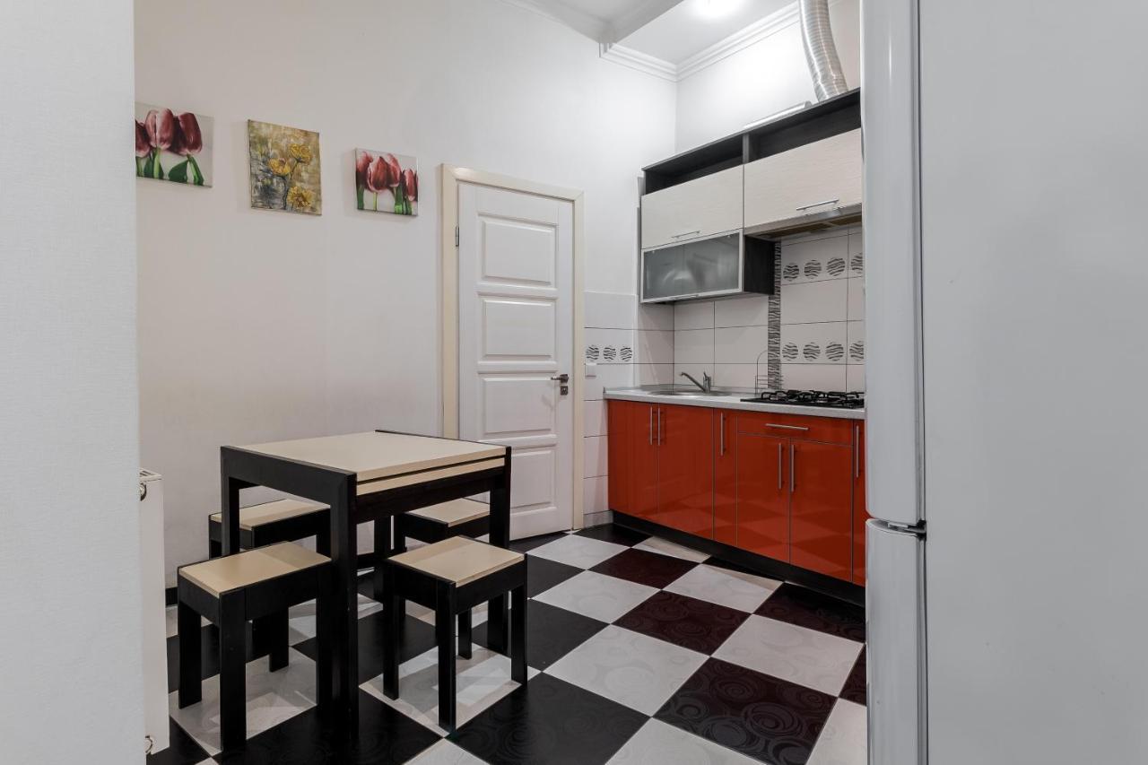 Halytska Apartment リヴィウ エクステリア 写真