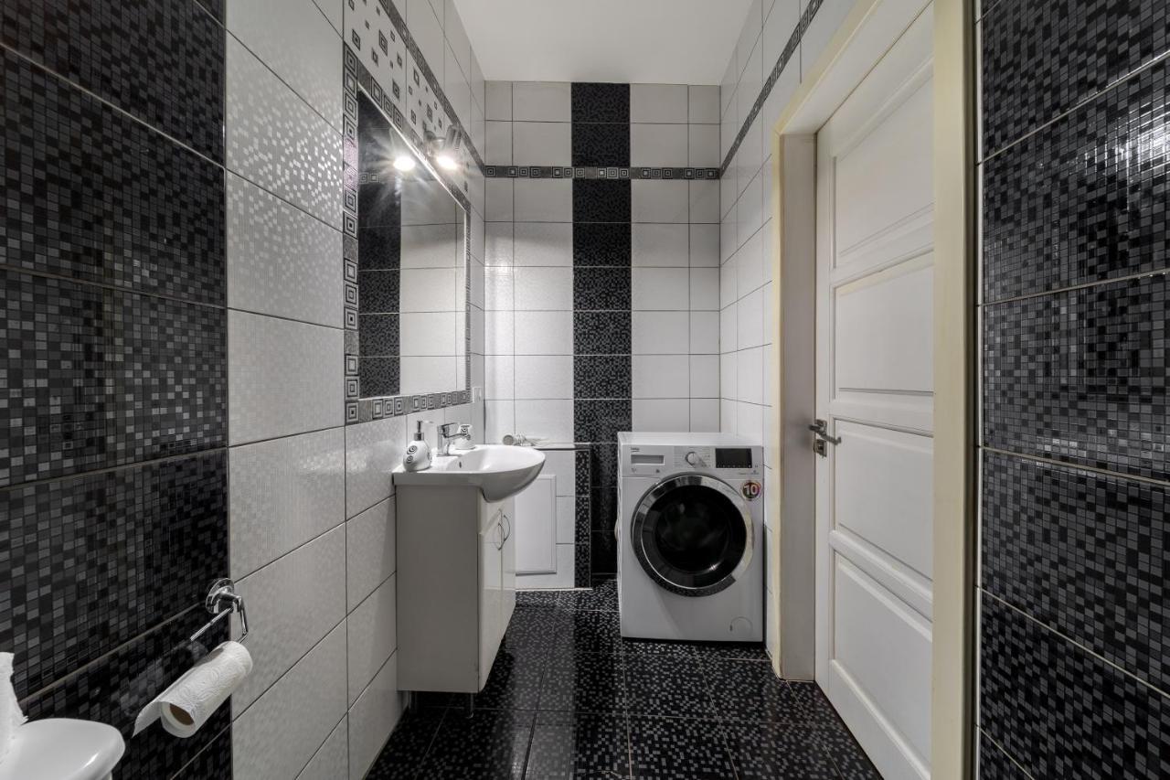Halytska Apartment リヴィウ エクステリア 写真
